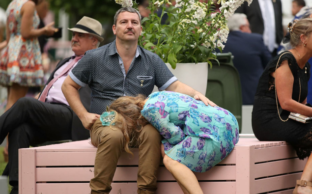 PHOTOS: LOL at these wasted people at the Melbourne Cup!