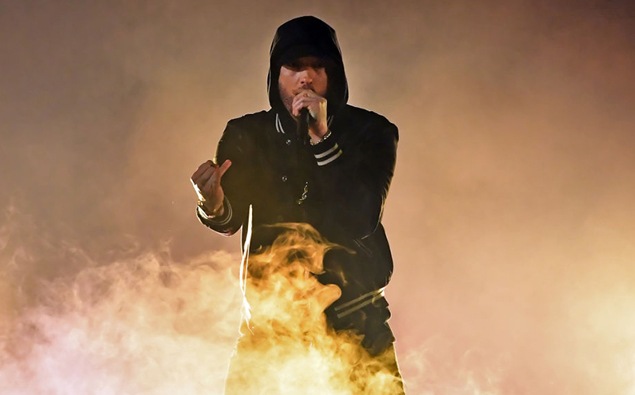 Eminem Sides With Chris Brown Over Rihanna Assault In