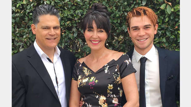 Kj Apa S Parents Test Positive For Covid 19 After Trip To La To